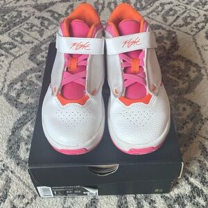 Jordan Max Aura 4 Girls Pink Size 1 pre owned